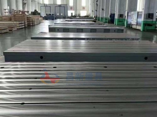 熱處理工的工作范圍及其在鑄鐵平臺生產中的作用